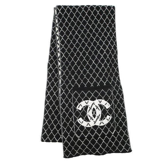 CHANEL Coco Mark Matelasse 19V Cashmere Stole/Scarf with Pocket, Black and White - Picture 1 of 6